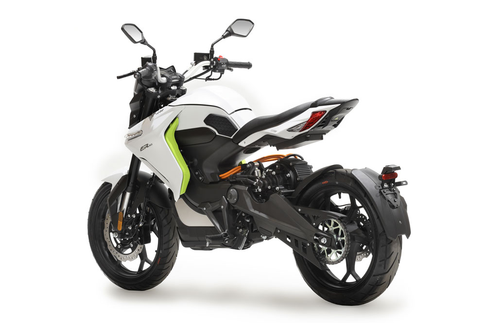 El motor de la VOGE ER-10 está ubicado debajo del asiento y en una posición muy centrada