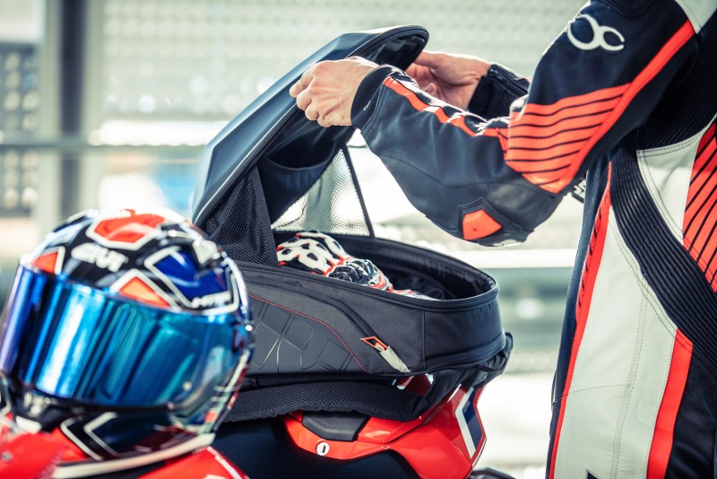 Casco integral 50.6 Sport Deep de Givi