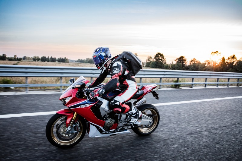 Casco integral 50.6 Sport Deep de Givi