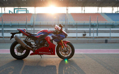 Motos oficiales o paralelas. ¿Cuál es la diferencia?