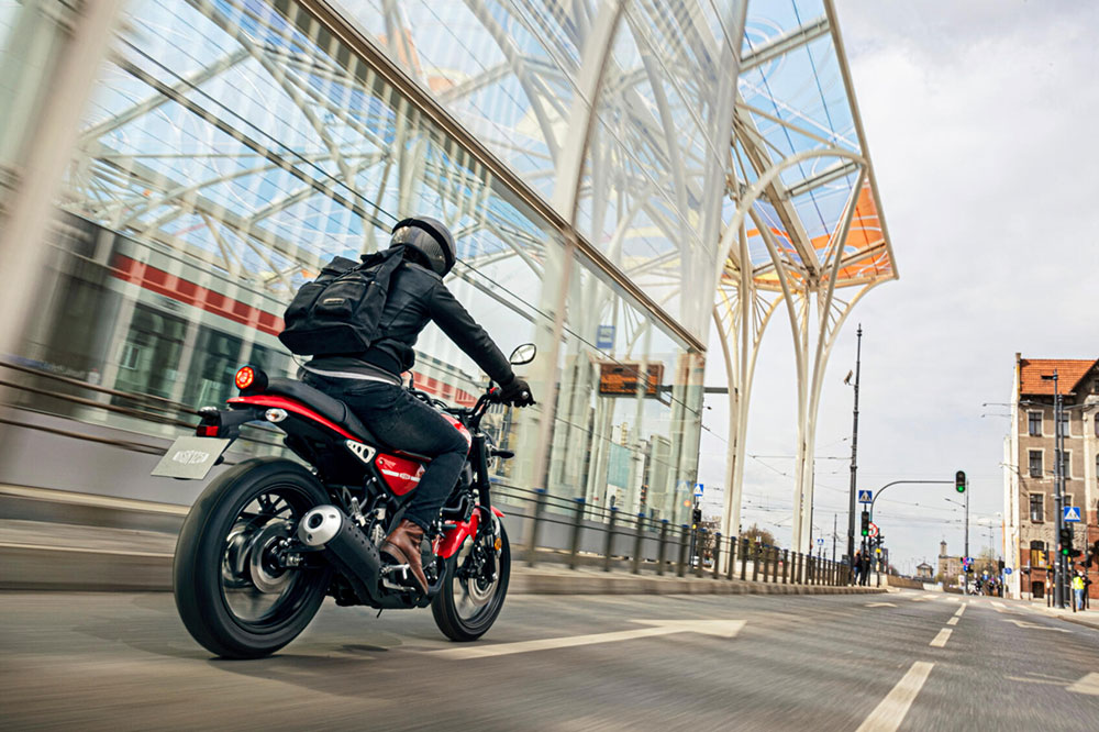 Las motos con estilo de 125 han tomado el relevo a los gustos de los años 90 de motos más deportivas y cañoneras