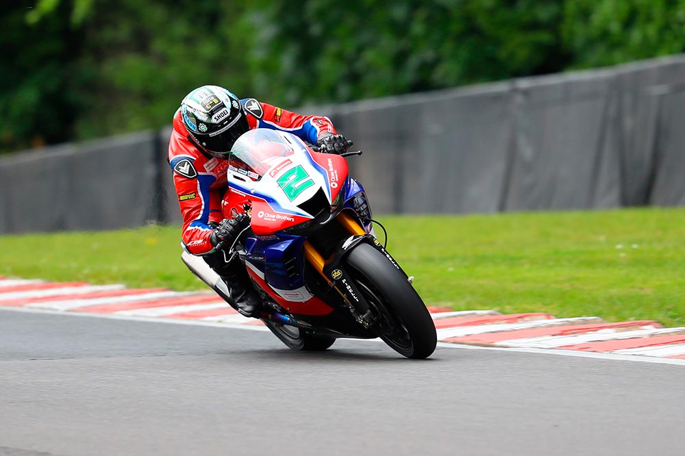 Comparativa Honda CBR 1000 RR R Fireblade con la del BSB