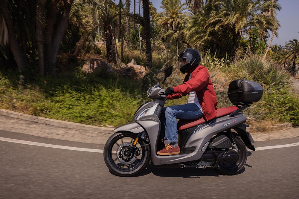Los scooter de rueda alta son más sencillos de conducir si no tienes demasiada experiencia sobre dos ruedas