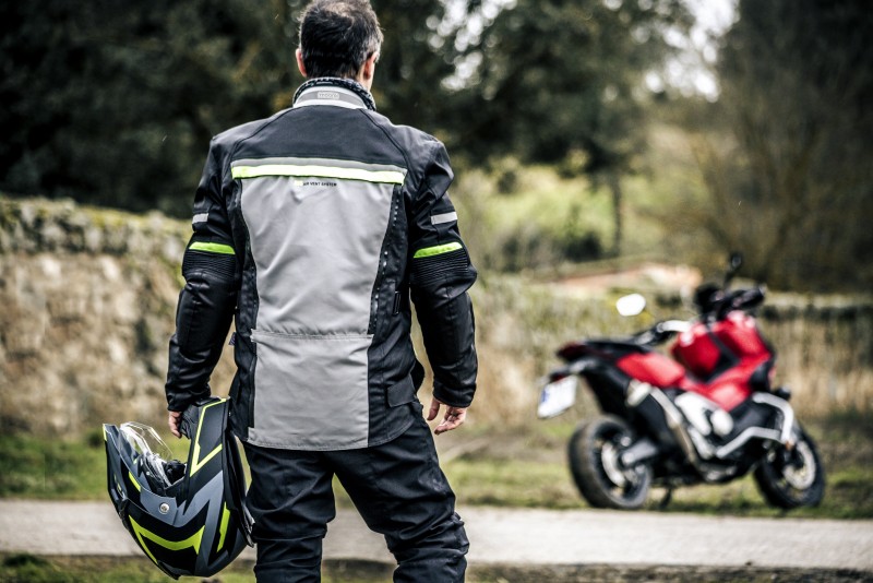 Ropa y equipamiento de moto Moore