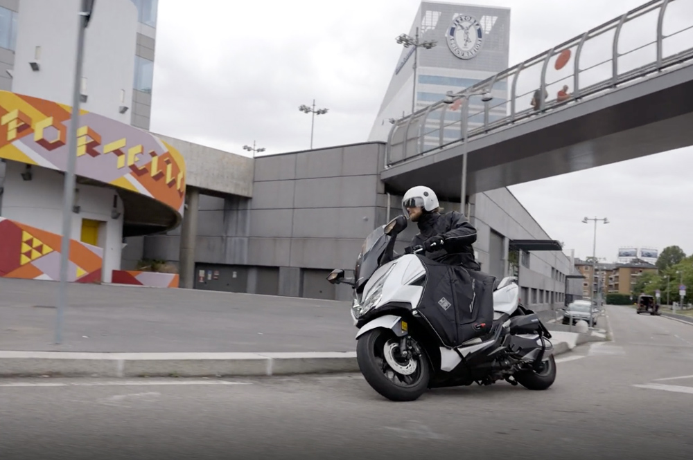 Tucanorak, el primer chubasquero diseñado para el cubre piernas Termoscud