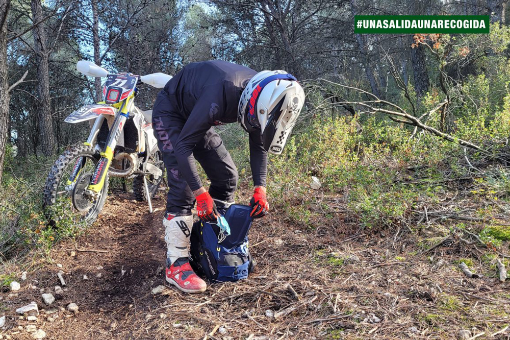 una salida una recogida de basuraleza