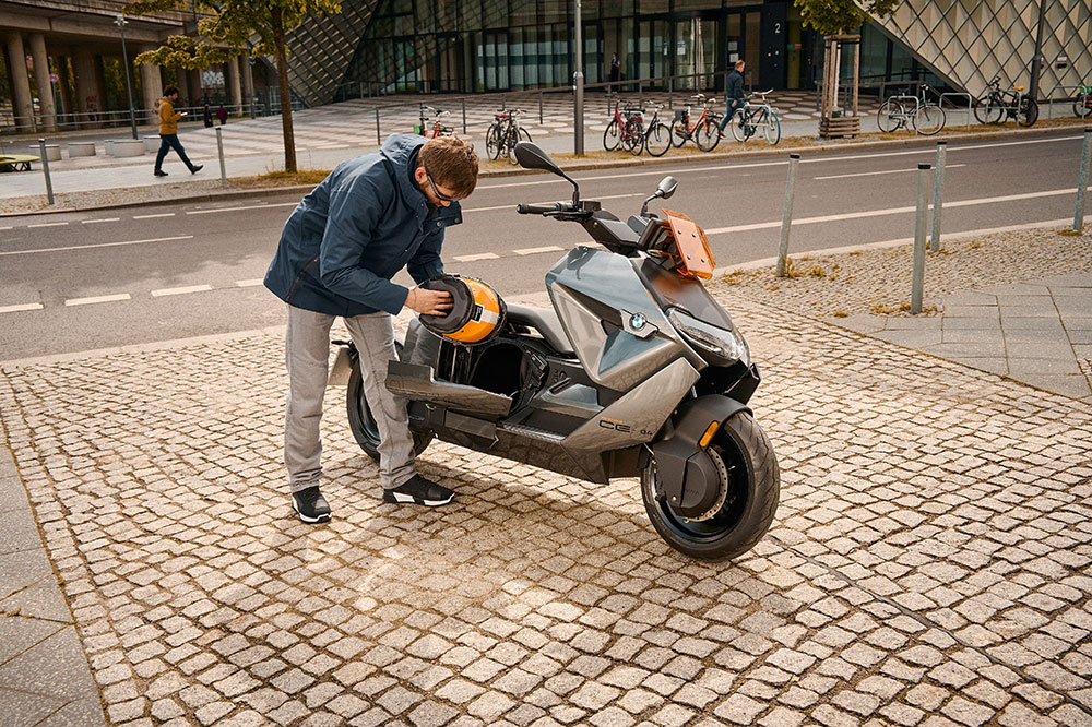 BMW anuncia que en 2025 sus scooter sólo serán eléctricos