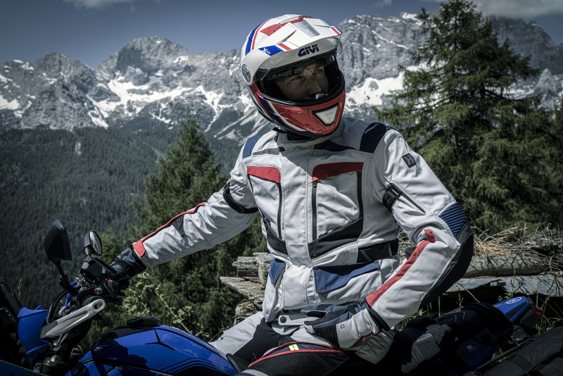 Centaurus, el nuevo conjunto tricapa para moto de Hevik