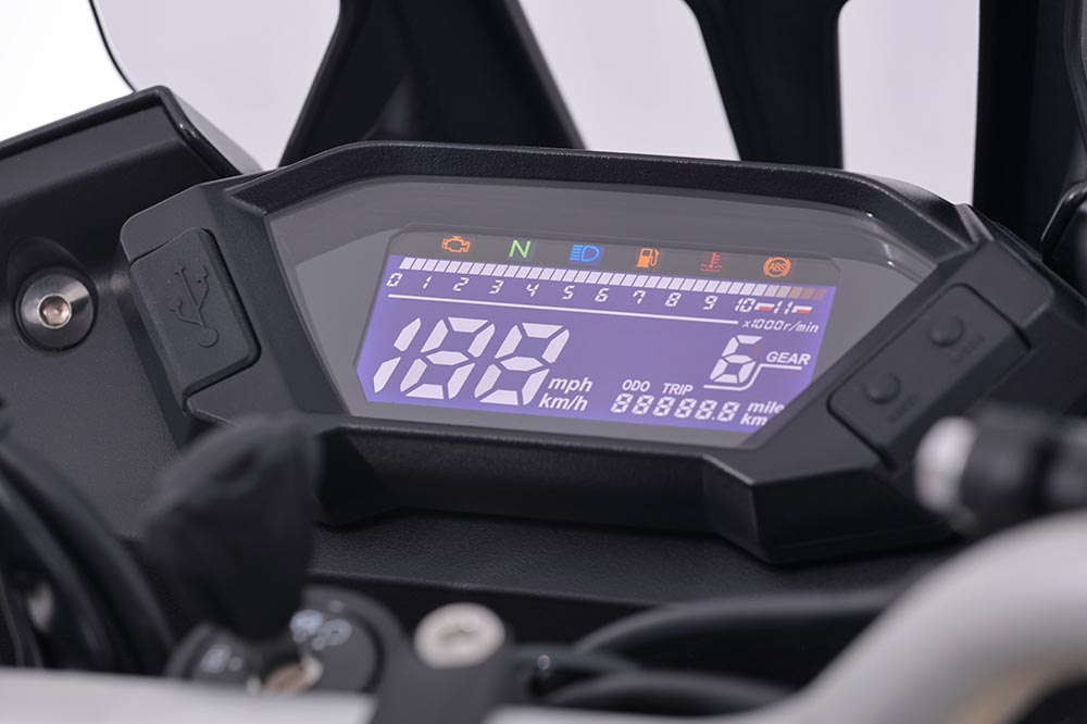 El cuadro de instrumentos es completamente digital y muy sencillo