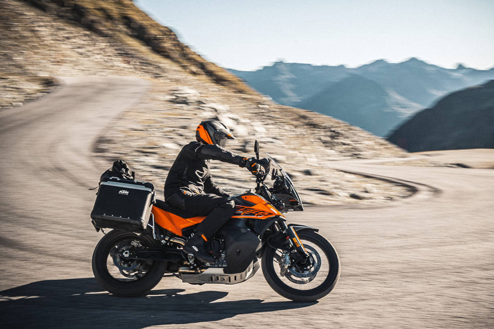 KTM 890 ADVENTURE