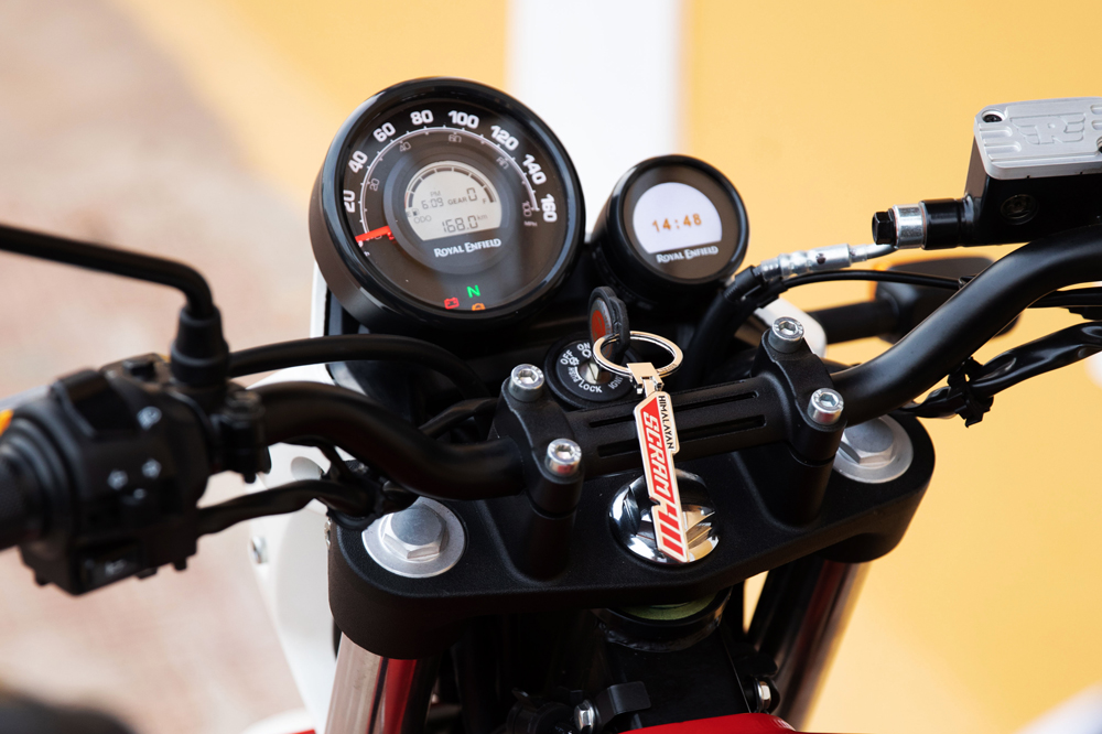Cuadro de Instrumentos de la Royal Enfield Scram 411