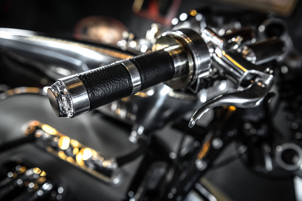 Puños y manetas de la BMW R 18 Magnífica