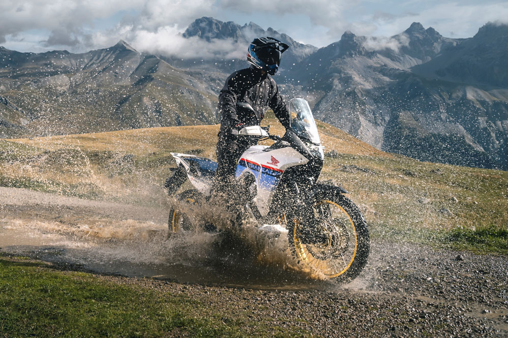 Honda no ha descuidado el lado más off road de la Transalp