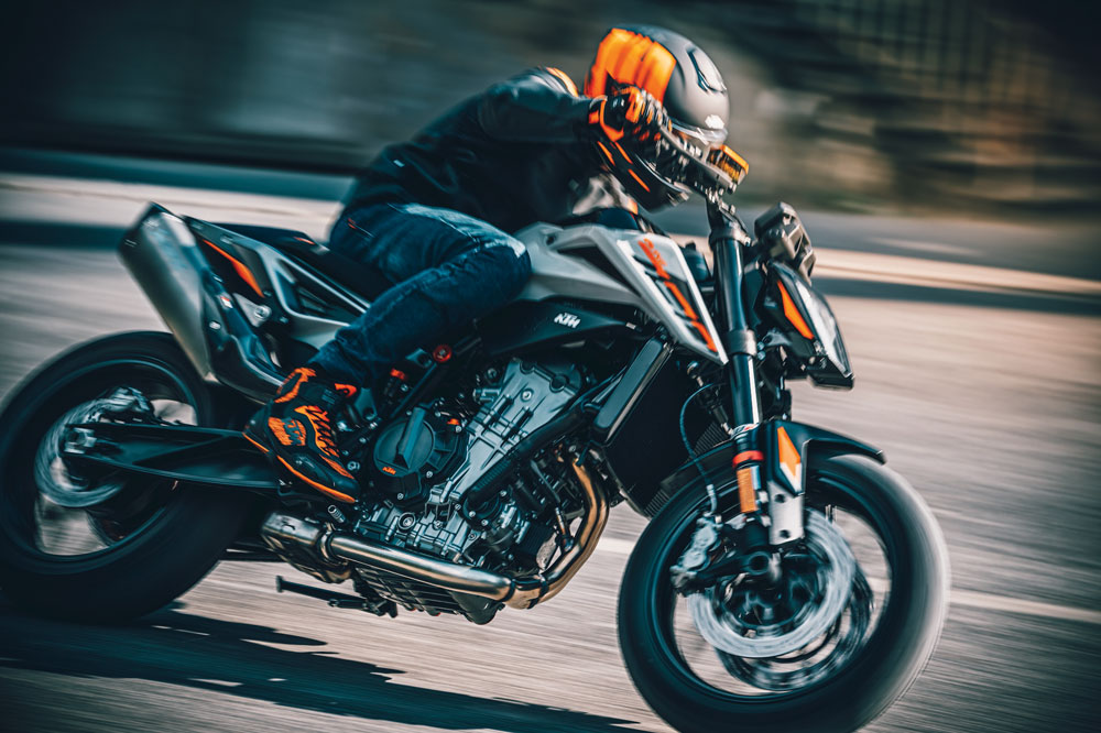 La KTM 790 Duke de serie viene con tres modos de conducción