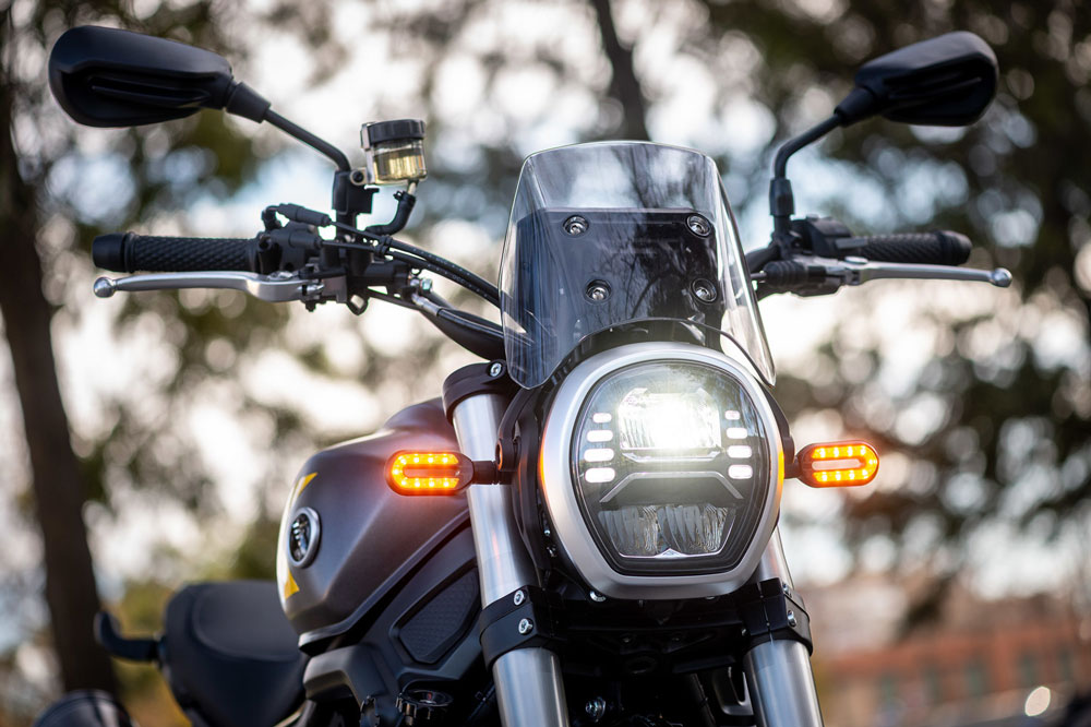 La óptica delantera es completamente de LED