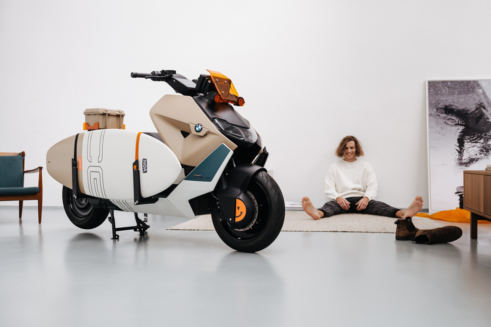 También un scooter eléctrico como el BMW CE 04 puede tener una inspiración surfera
