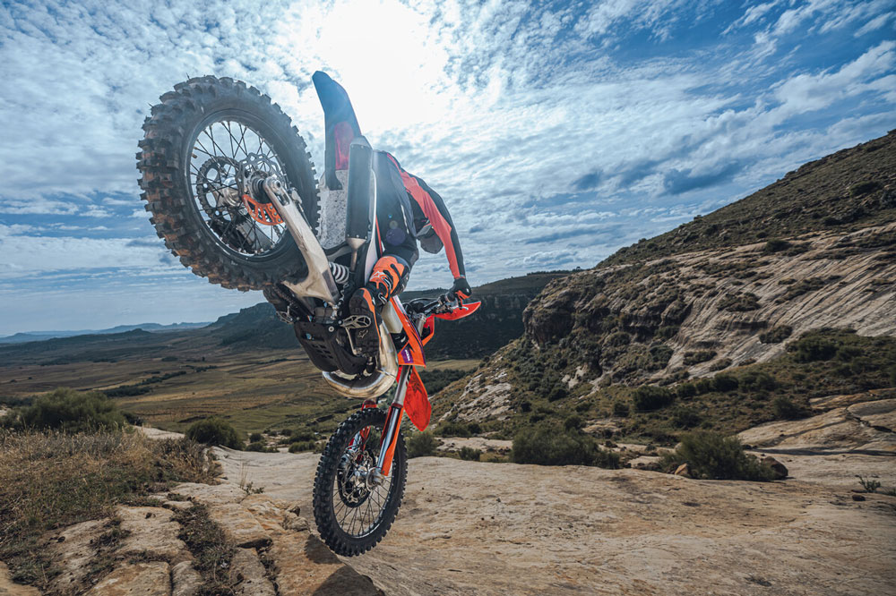KTM anuncia un gama de enduro completamente nueva con motores de dos y cuatro tiempos.