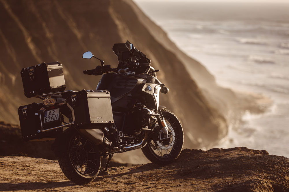 Decoración Triple Black y un montón de extras para una moto de cerca de 30.000 euros.