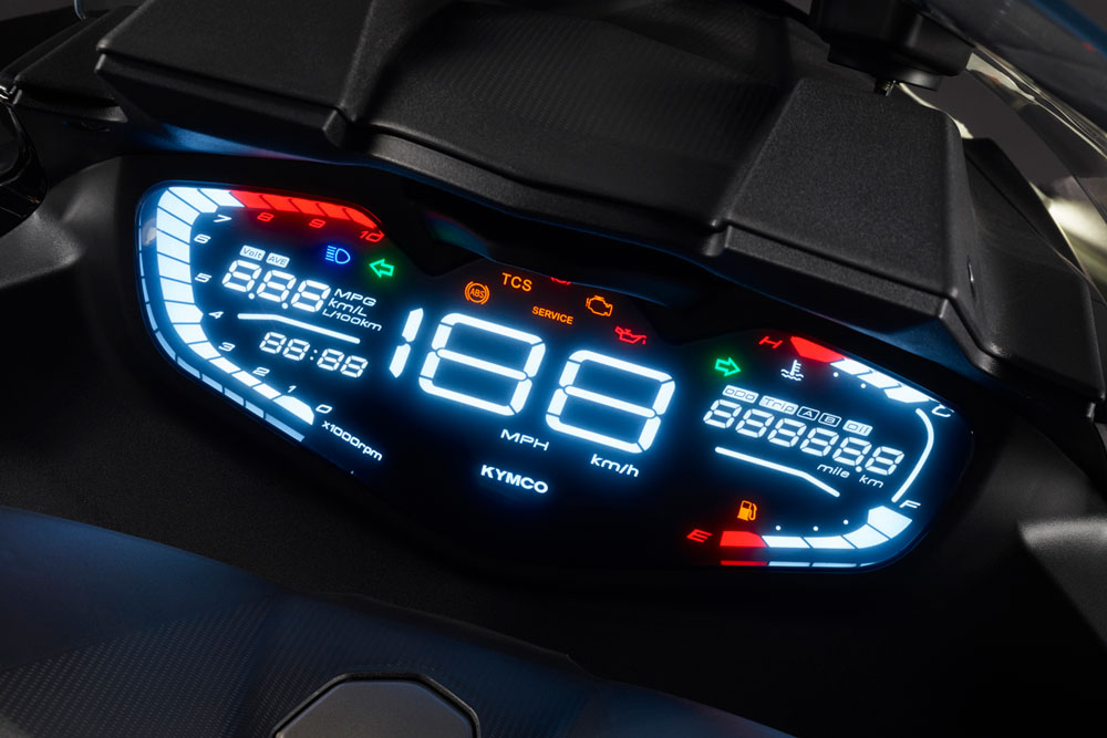 Detalle del cuadro de instrumentos del nuevo KYMCO Xciting 400.