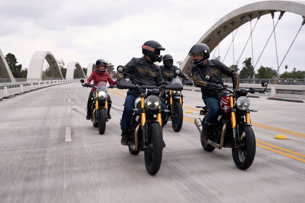 Las nuevas Triumph 400 llegarán a las tiendas las primeras semanas de 2024.