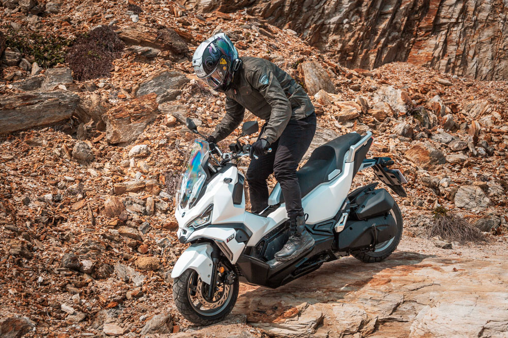 SYM ADX 125: Crossover