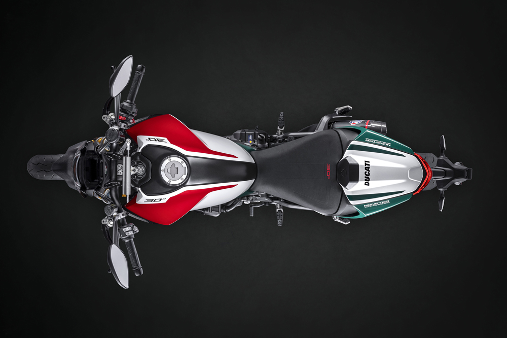 Como en todas las Monster, una IMU gobierna la electrónica de la moto.