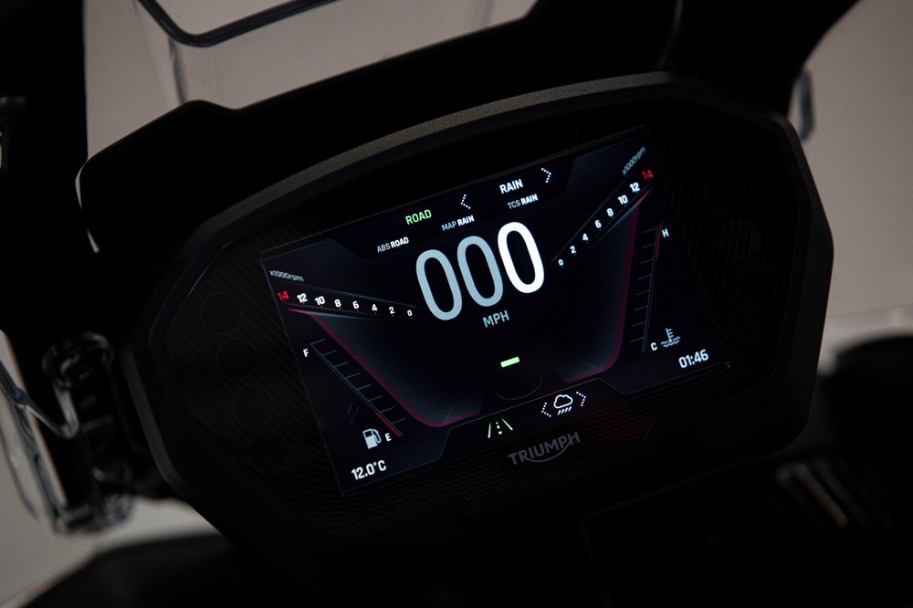 El cuadro de instrumentos también es una pantalla TFT.