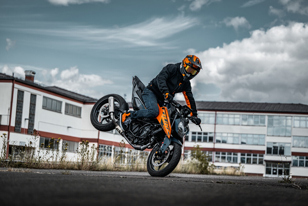 También en la KTM 125 Duke la firma austríaca aplica lo del "ready to race"