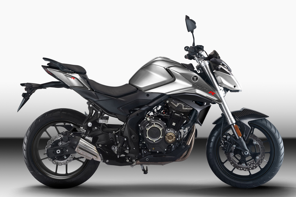 Con el mismo motor, Voge ofrece esta versión Naked, y también una Trail y una Neoclásica