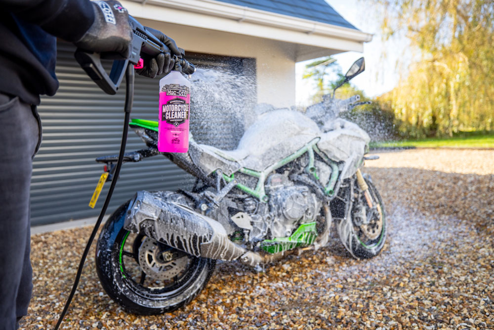 Bihr nos ofrece la gama completa de producto de Muc-Off para cuidar tu moto