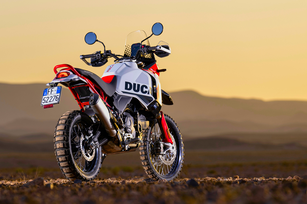 Las suspensiones tienen más recorrido que el modelo estándar.