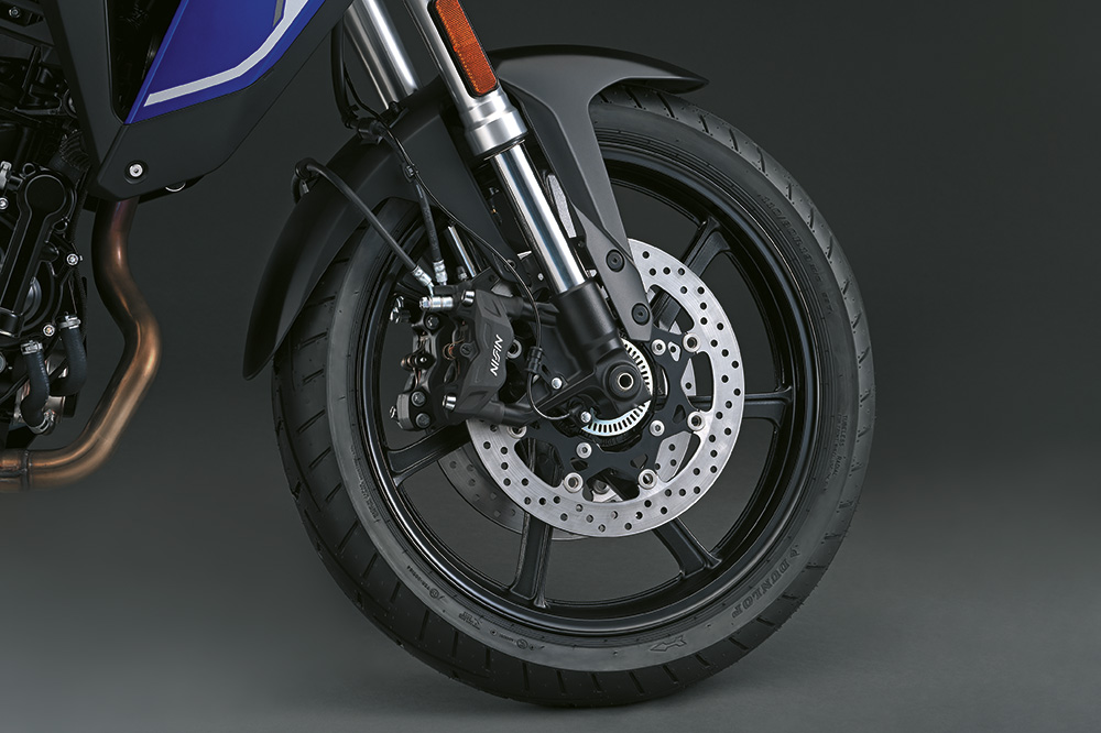 La principal diferencia con la DE la encontrarás en sus llantas, la delantera de 19.