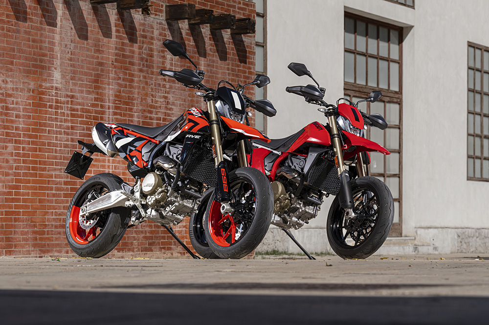 La Ducati Hypermotard 698 Mono contará con dos versiones.