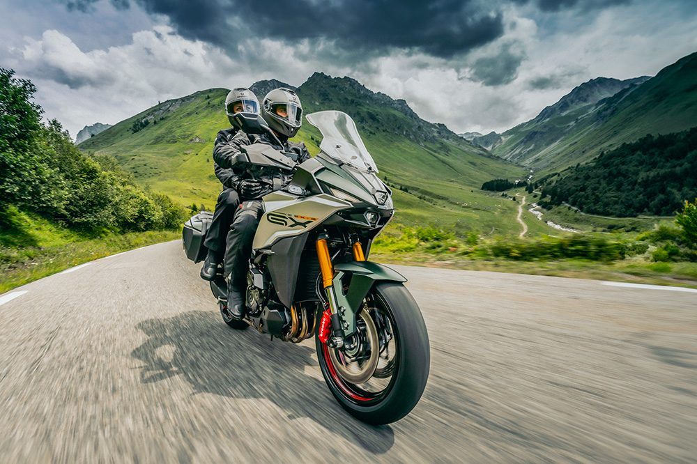 La GSX S 1000GX es toda una sport turismo de la nueva era.