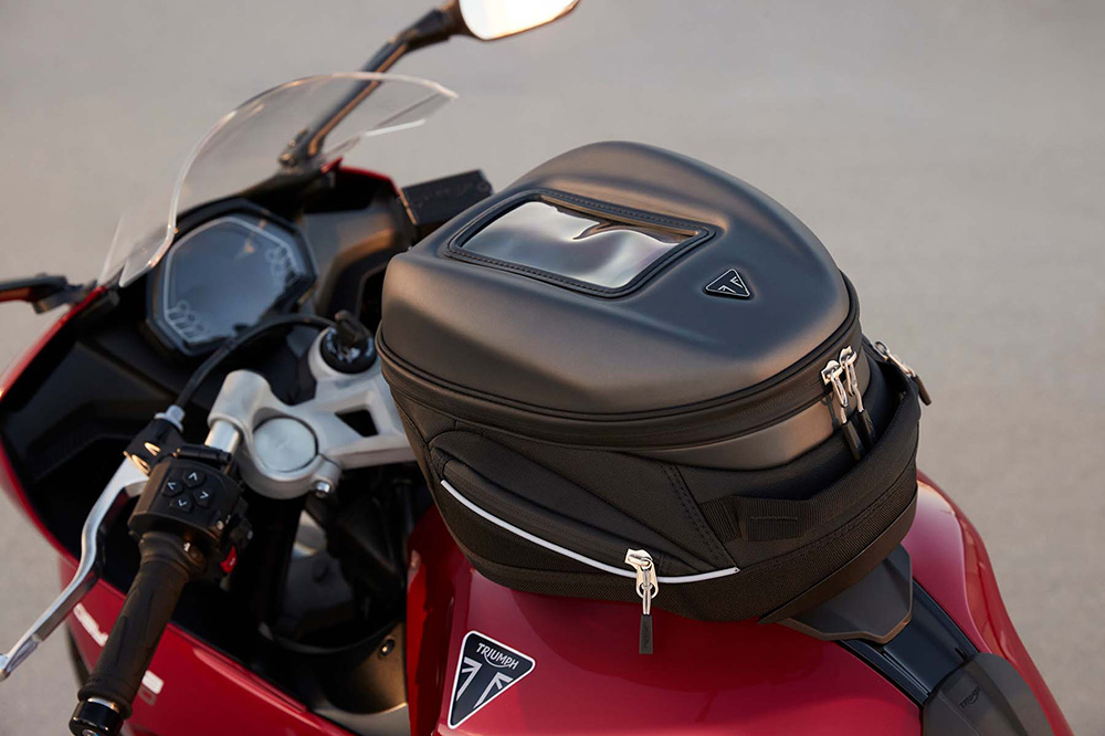 Con algo de equipamiento la Daytona 660 te dejará hacer pequeños viajes.