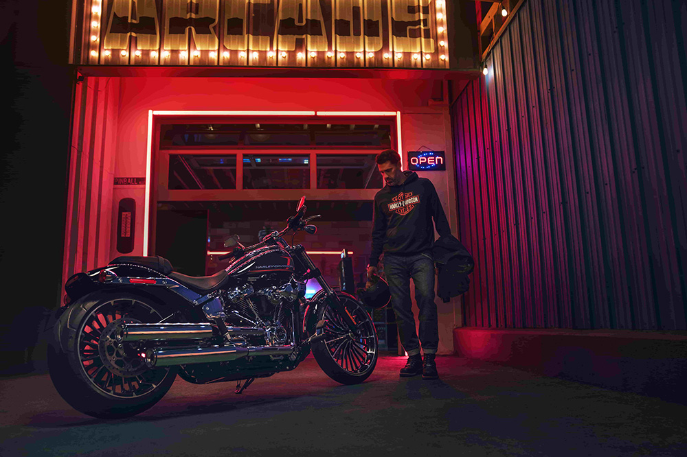 En la Harley Davidson Night encontrarás todas las novedades de motos, accesorios y ropa.