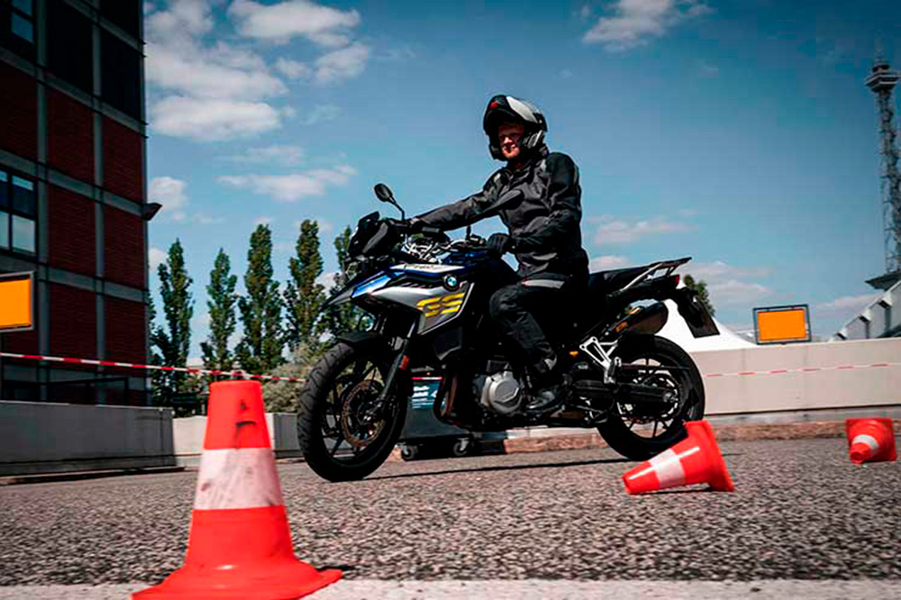 BMW Moto Riders Academy