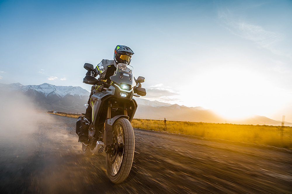 La CFMoto 450MT es una moto perfecta para tus viajes de aventura con el A2