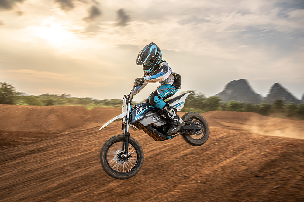 Motocross eléctrico para niños con CF Moto