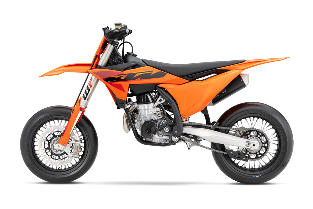 La base de esta supermotard es la KTM SX-F 2025