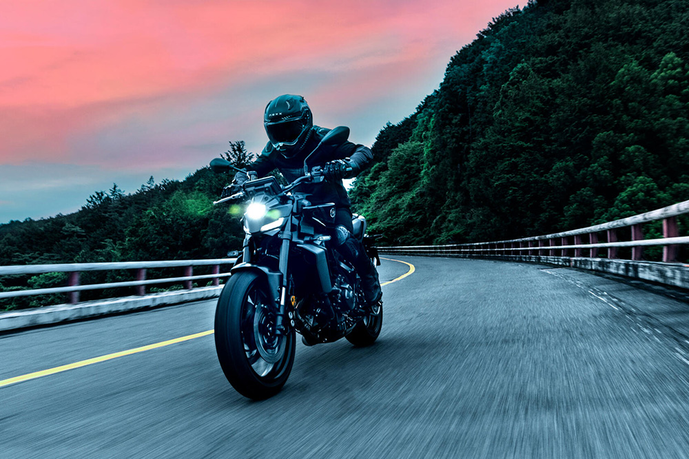 Con esta MT 09 podrás elegir entre cambio automático o manual con levas.