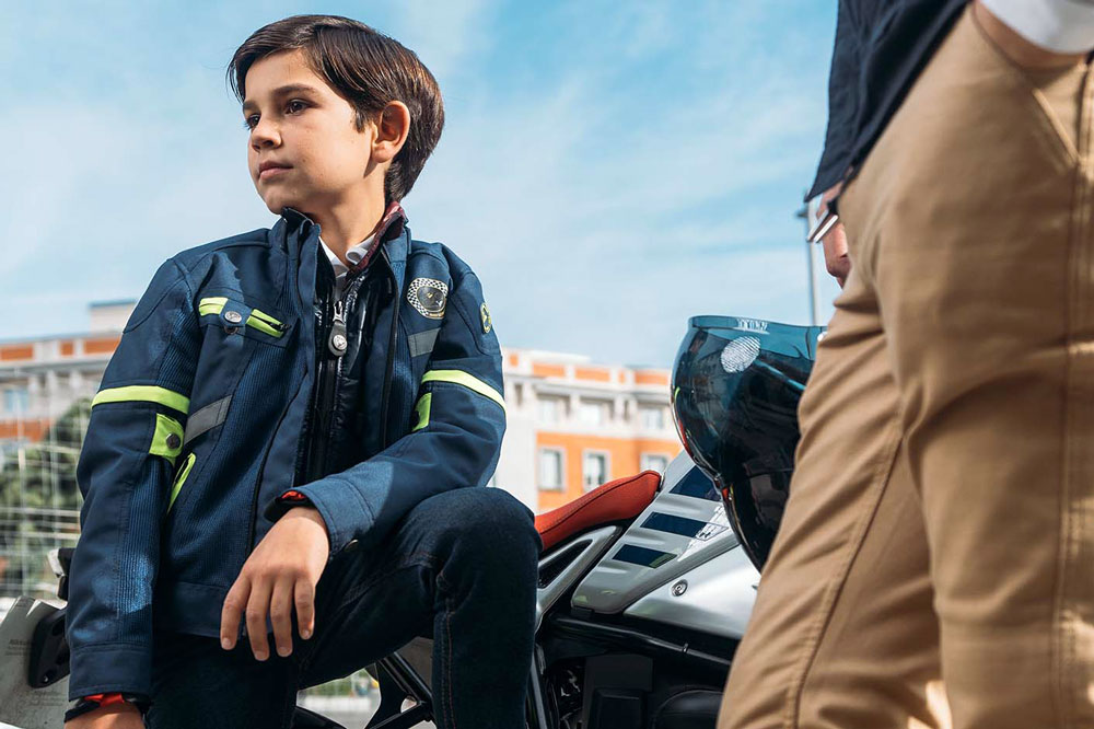 Vuelta al cole en moto con el equipamiento de ByCity